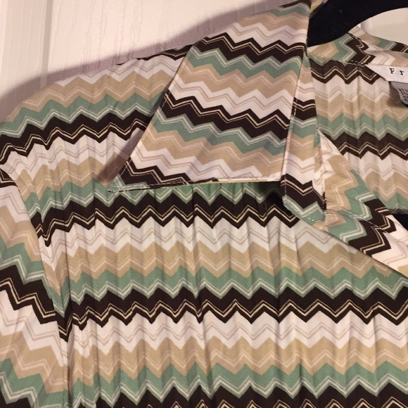 NWOT💗Beautiful & dressy shirt - Picture 5 of 8